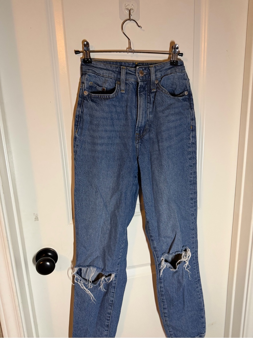 Classic High-Rise Distressed Women's Jeans - Blue